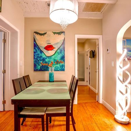 Seaside Haven: Gated 2-Bedroom with Den and Parking Miami Exterior photo